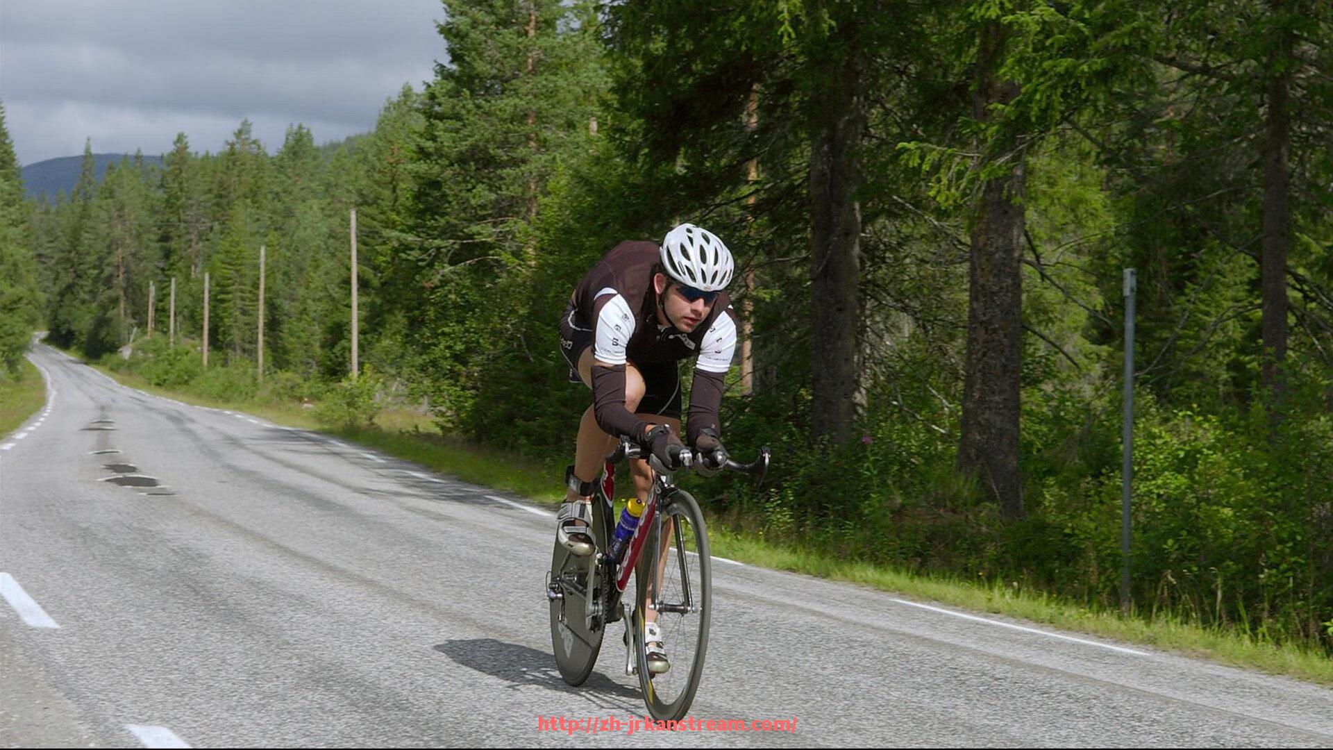 jrkan直播-小健身器材有哪些便携式推荐，适合旅行或办公室使用？（小型健身器材大全的名字）